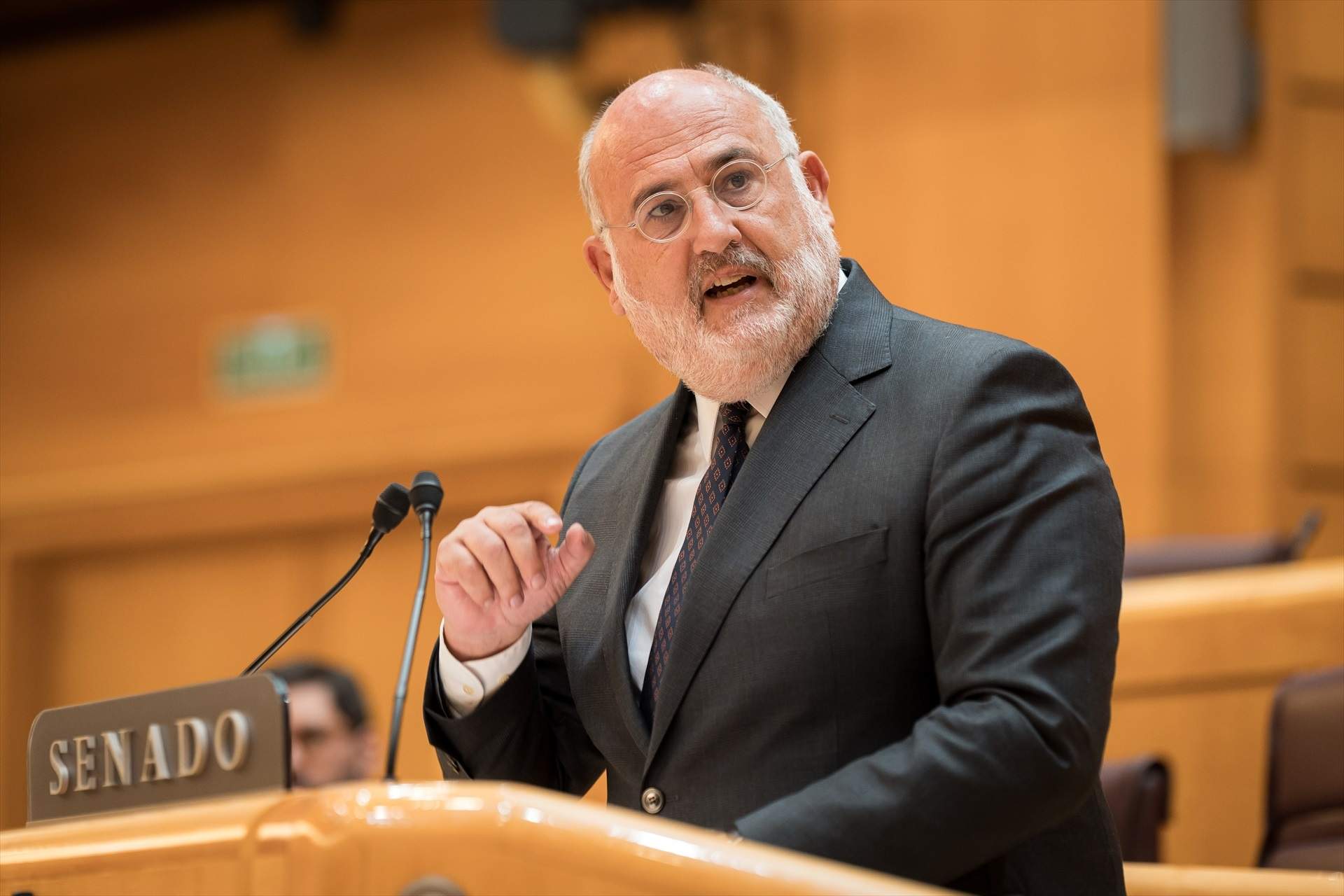 Junts, el PP y ERC exigen desde el Senado una ley que permita a los ayuntamientos invertir el superávit