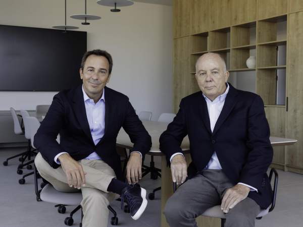 Joan Parés Lucini i el seu fill Joan Parés Rivero, president i CEO de la companyia Bimedica, de Molins de Rei (Barcelona)