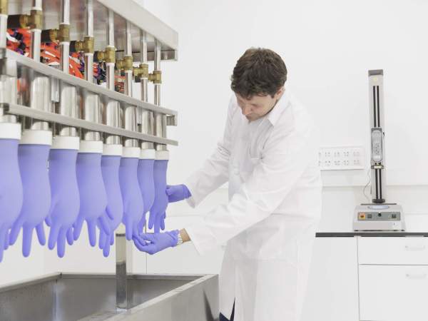 Laboratori d'R+D i qualitat de Bimedica, a Molins de Rei (Barcelona)