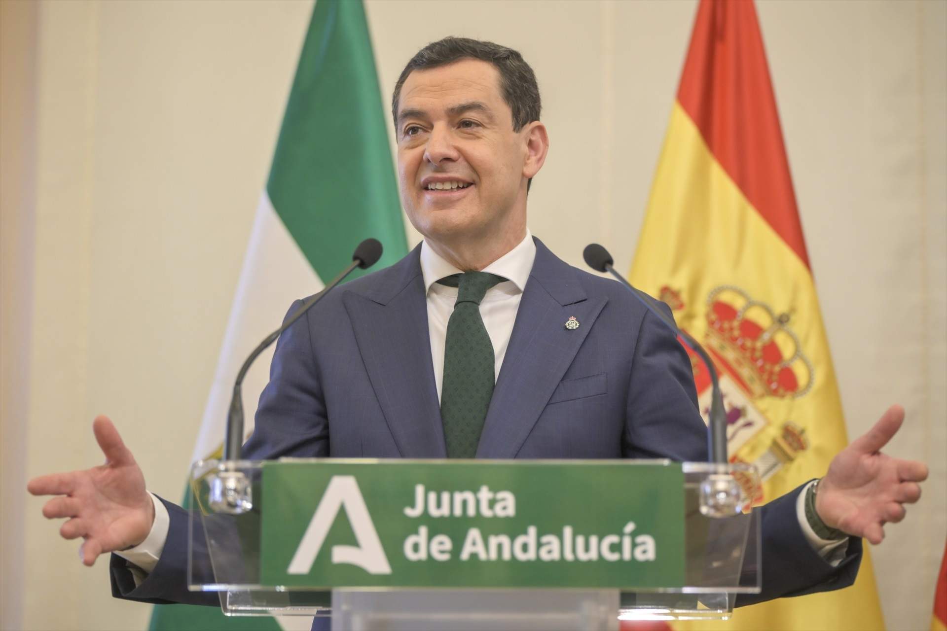 Juanma Moreno anuncia la dimissió de la consellera andalusa de Salut per la crisi de les mamografies