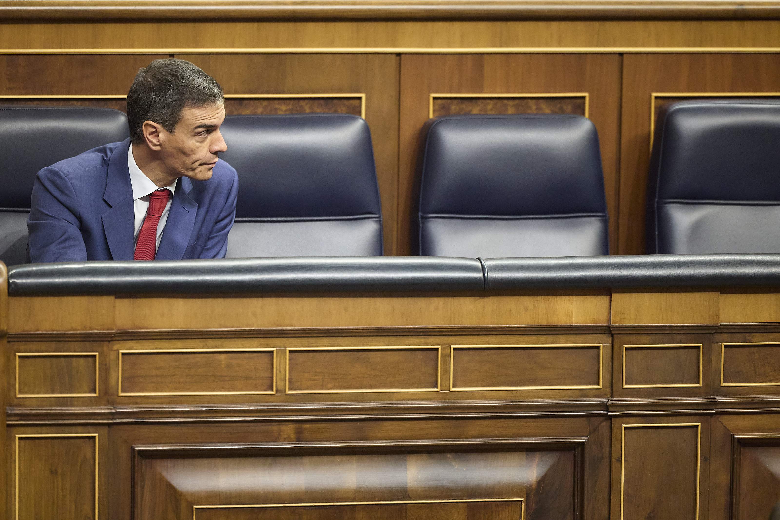 Sánchez salva la ley de movilidad cediendo ante las exigencias de Podemos en la ampliación de El Prat