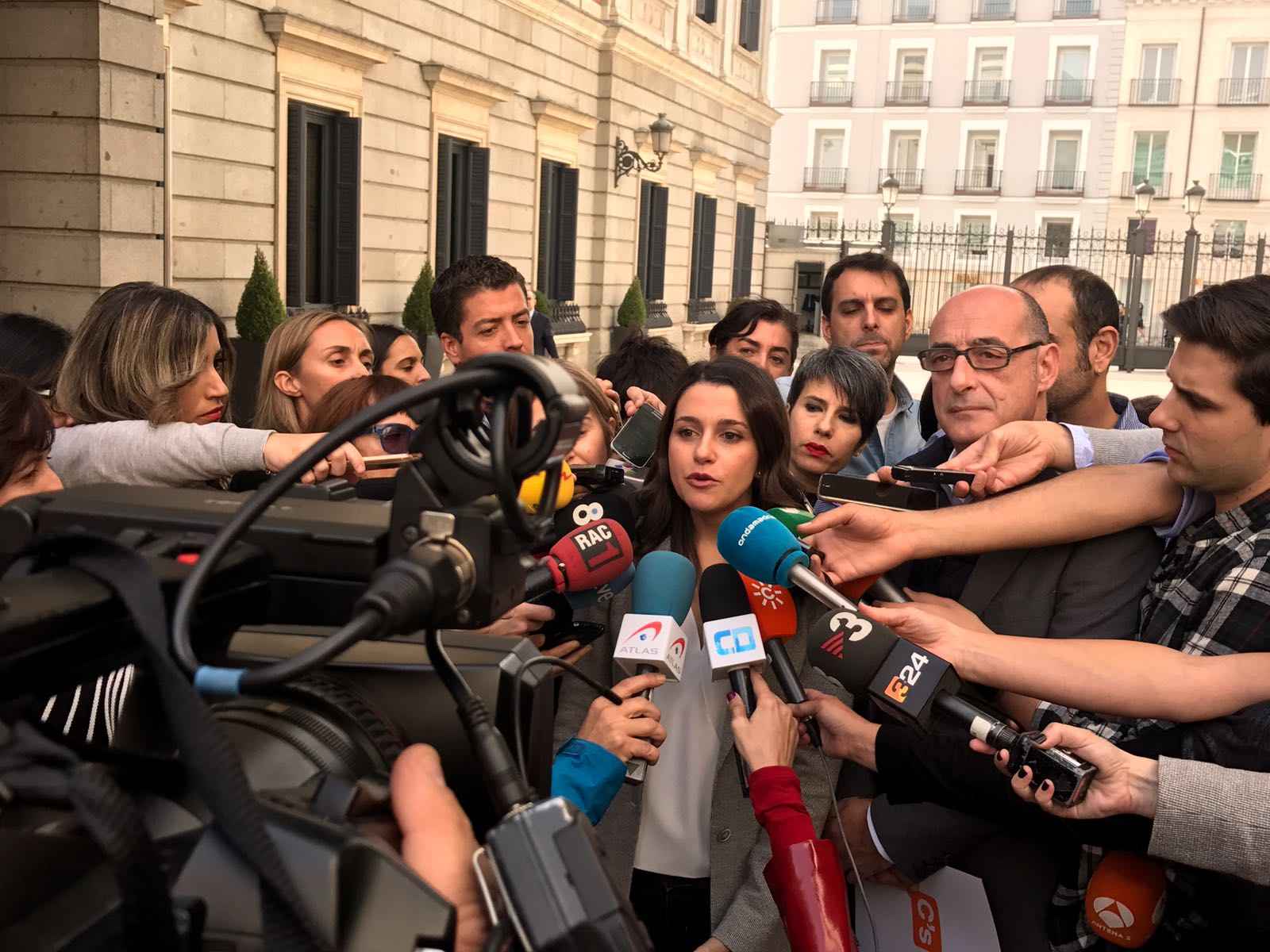 C's exporta a Madrid la batalla para trasladar la Diada al día de Sant Jordi