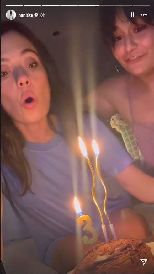 Anna Castillo soplando las velas con su hermana pequeña Instagram Anna Castillo soplando las velas con su hermana pequeña Instagram