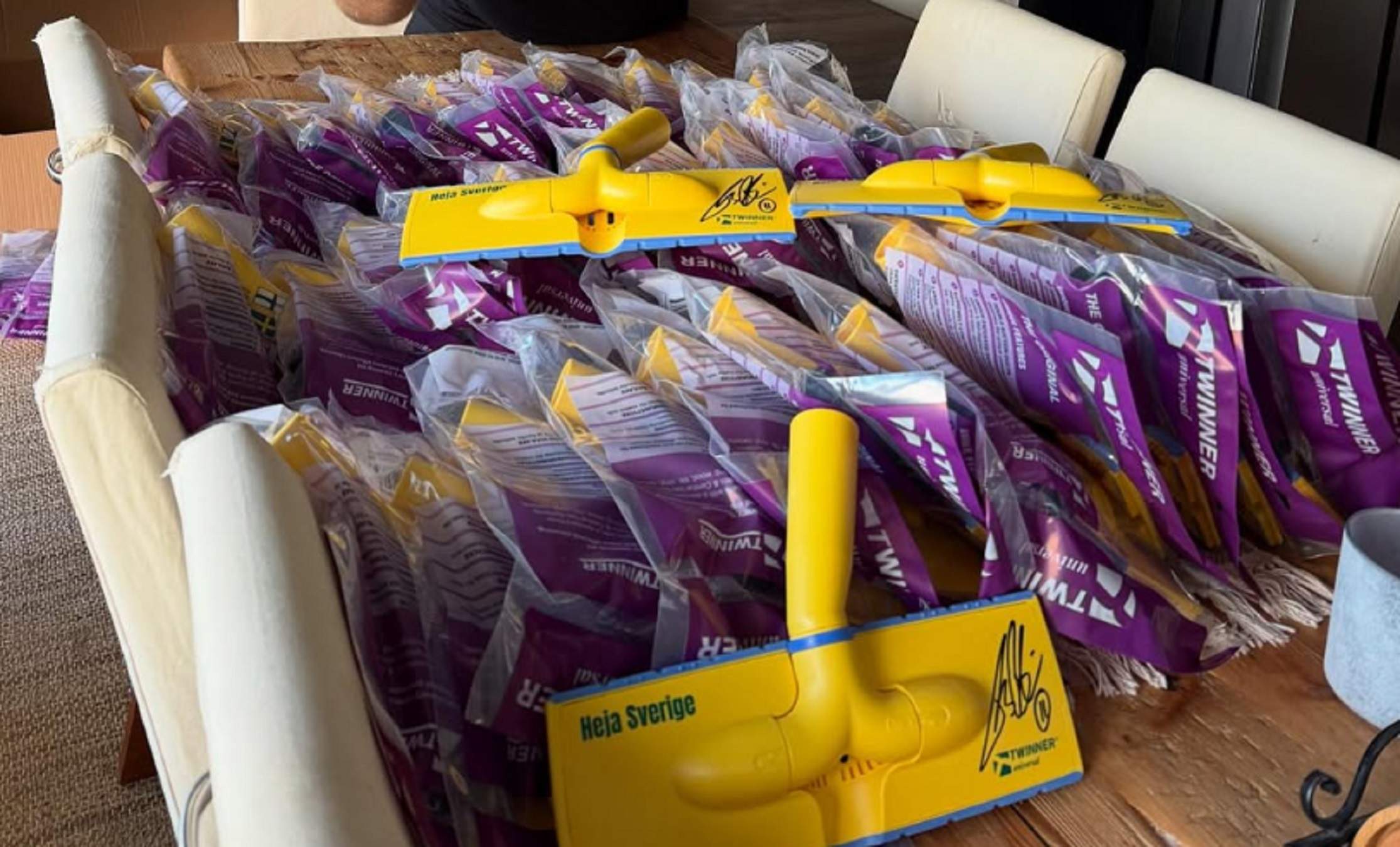 Crack del fútbol, harto, lo deja y ahora se dedica a vender aspiradoras