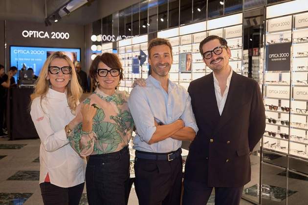 Sofía Janer, Silvia Abril, Pablo Lucero y Sebastián Gallego en el evento de OPTICA2OOO Sofía Janer, Silvia Abril, Pablo Lucero y Sebastián Gallego en el evento de OPTICA2OOO