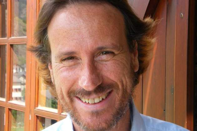 Víctor Kuppers Víctor Kuppers