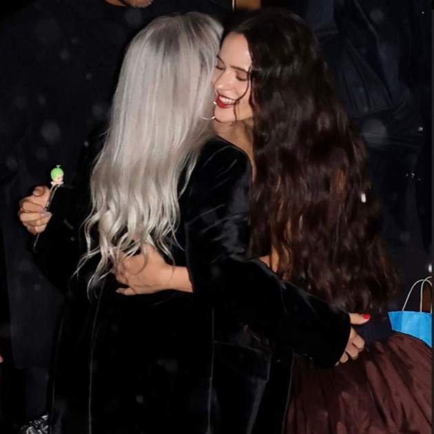 Rosalía con su madre Pilar Tobella Instagram (1) Rosalía con su madre Pilar Tobella Instagram (1)