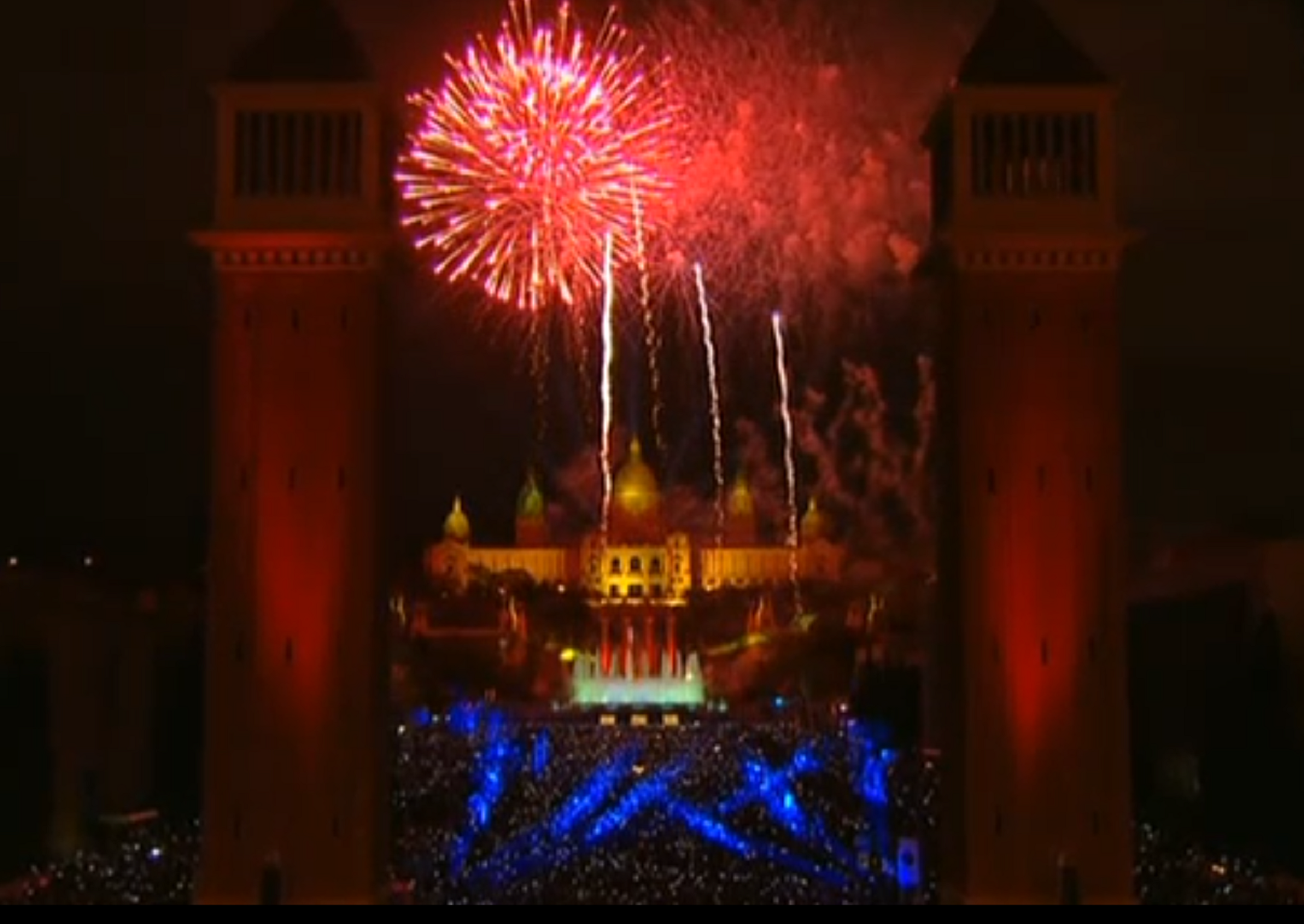 90.000 personas asisten al Piromusical de la Mercè