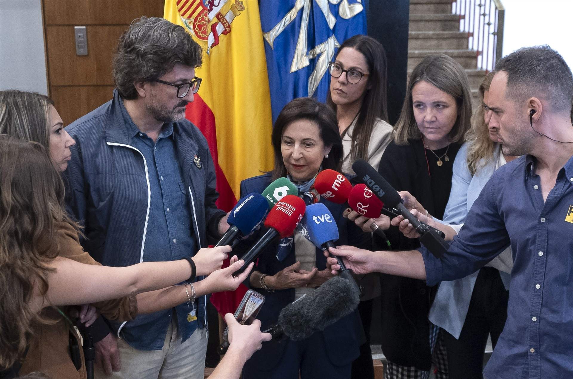 Robles defensa el "compromís" d'Espanya amb l'OTAN, mentre que IU anima Trump a fer-ne complir l'expulsió