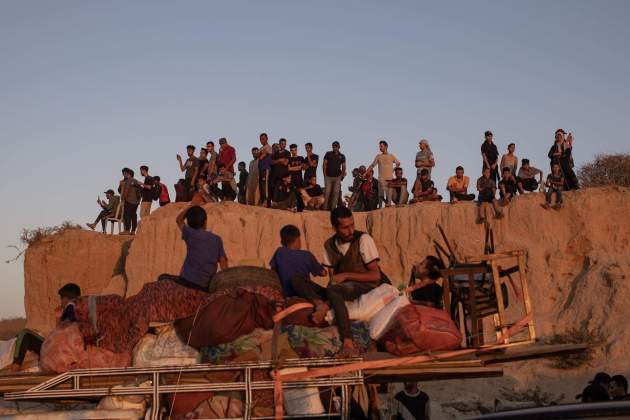 Los palestinos se dirigen hacia el norte de Gaza / EFE