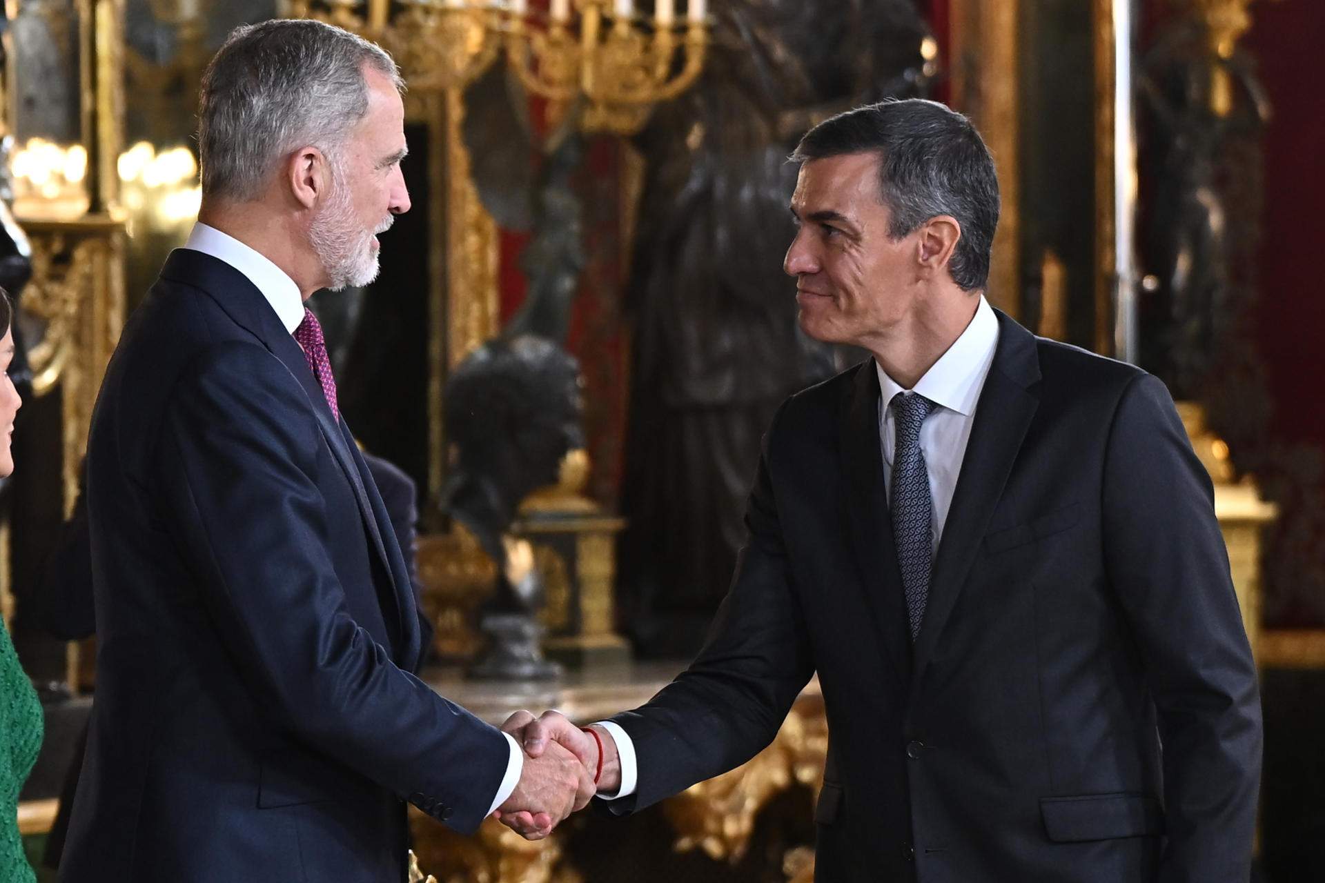 Sánchez abandona el Palau Reial en ple besamans i s’absenta de l’habitual conversa amb periodistes