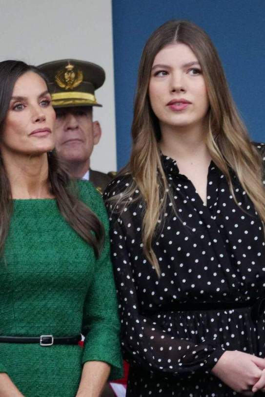 Letizia e Infanta Sofia desfile Letizia e Infanta Sofia desfile