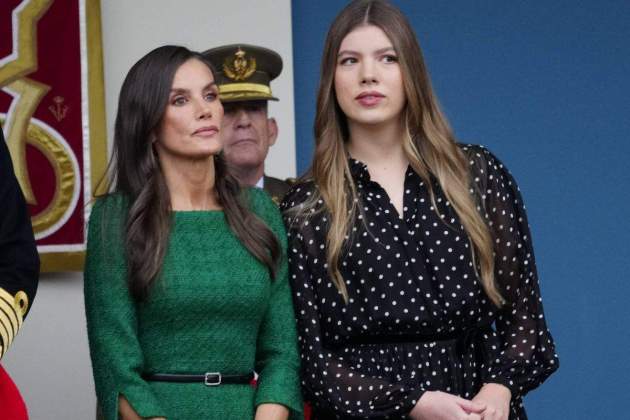 Letizia i la infanta Sofia a la desfilada