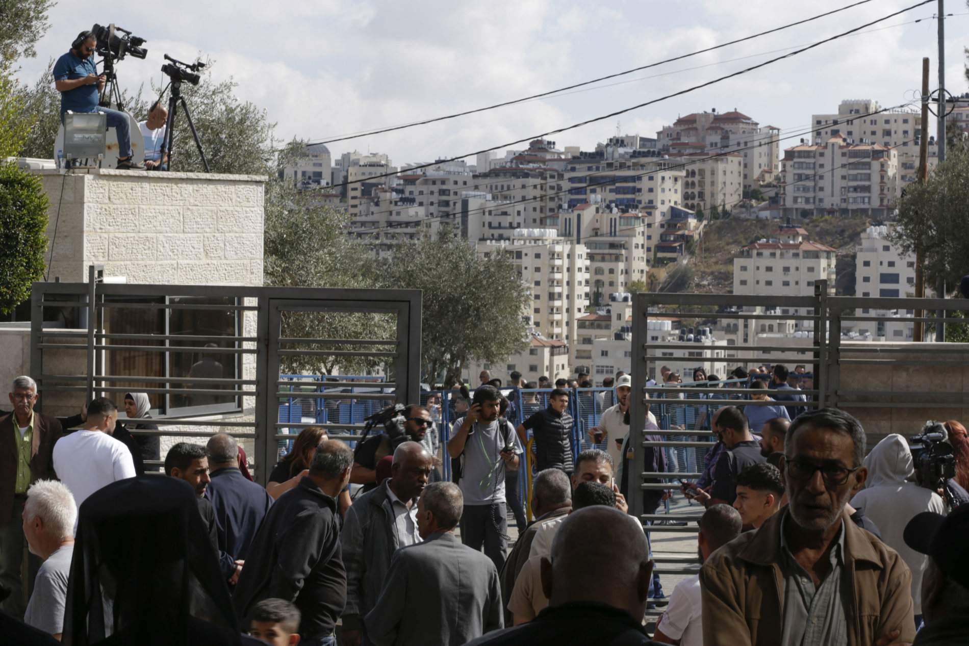 Israel dejará en libertad este lunes a 1.968 presos palestinos y deportará a 154