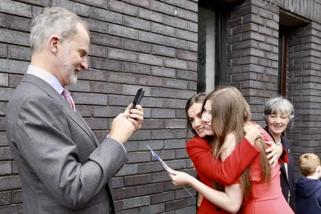 Infanta Sofia abrazo a Letizia Infanta Sofia abrazo a Letizia