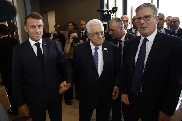 mahmud abbas macron starmer egipte cimera acords de pau efe