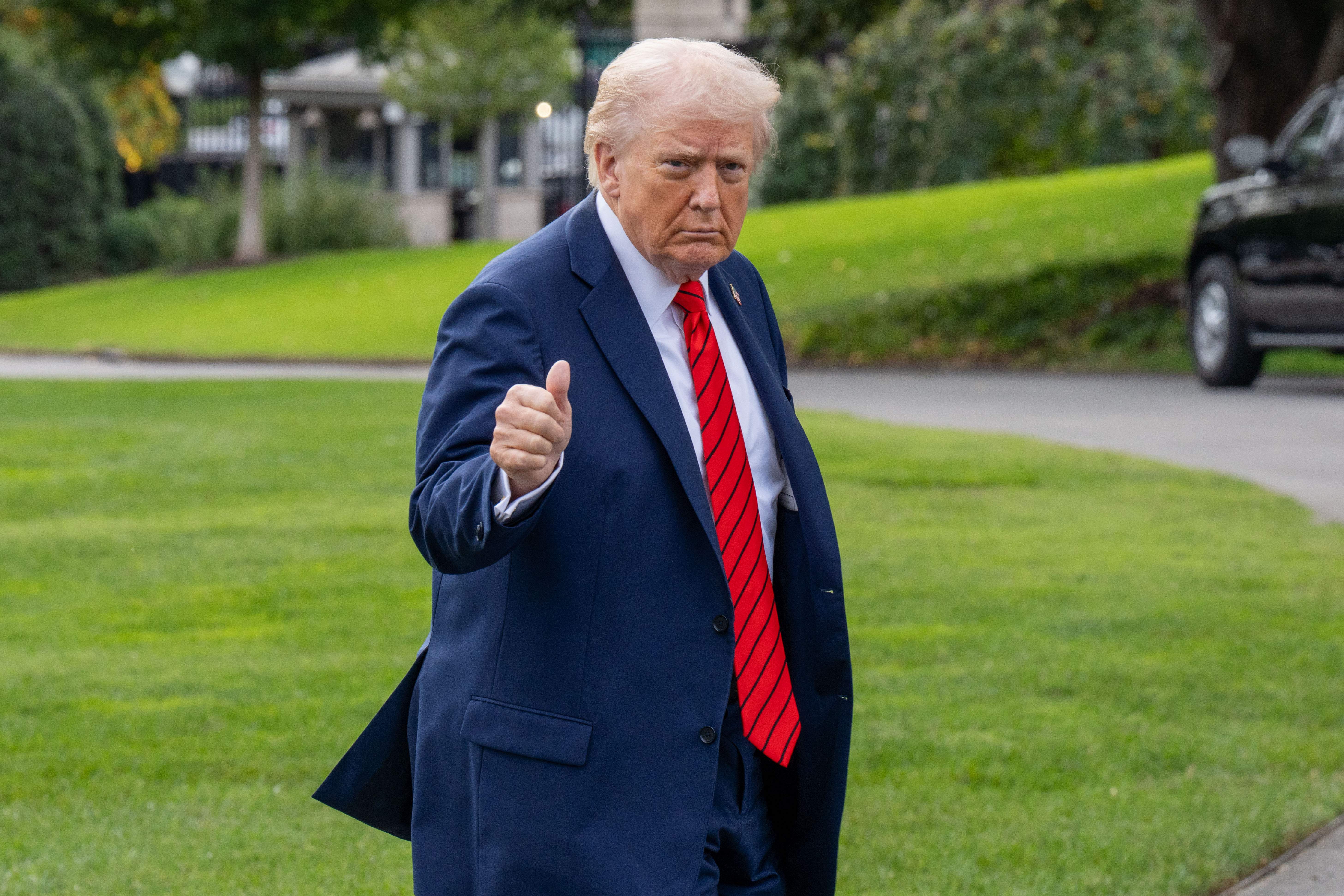 Trump avisa a Hamás de que si continúa haciendo ejecuciones en Gaza, EE. UU. entrará "para matarlos"