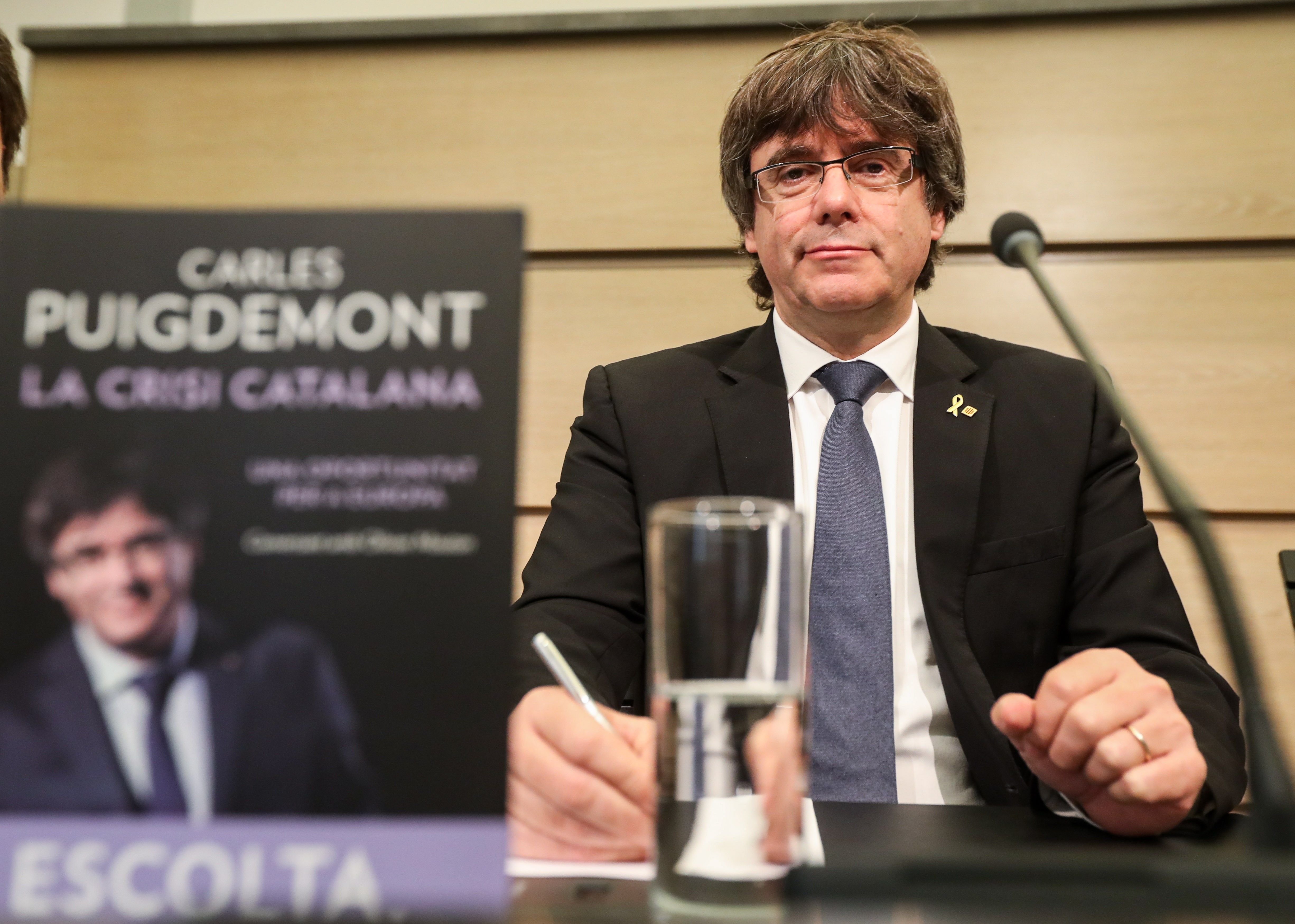 Puigdemont presenta su libro en Amberes