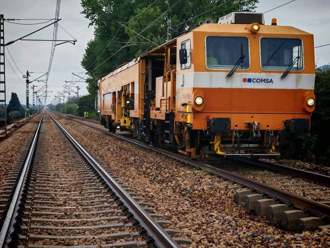 La circulación de trenes entre Barcelona y Valencia recupera la normalidad tras la DANA