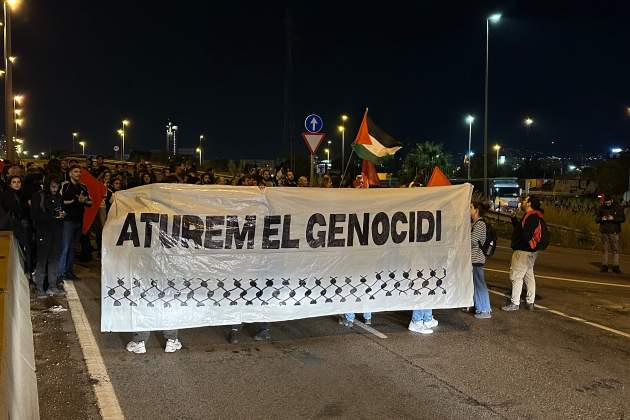 Manifestació a la Zona Franca per la vaga general Manifestació a la Zona Franca per la vaga general