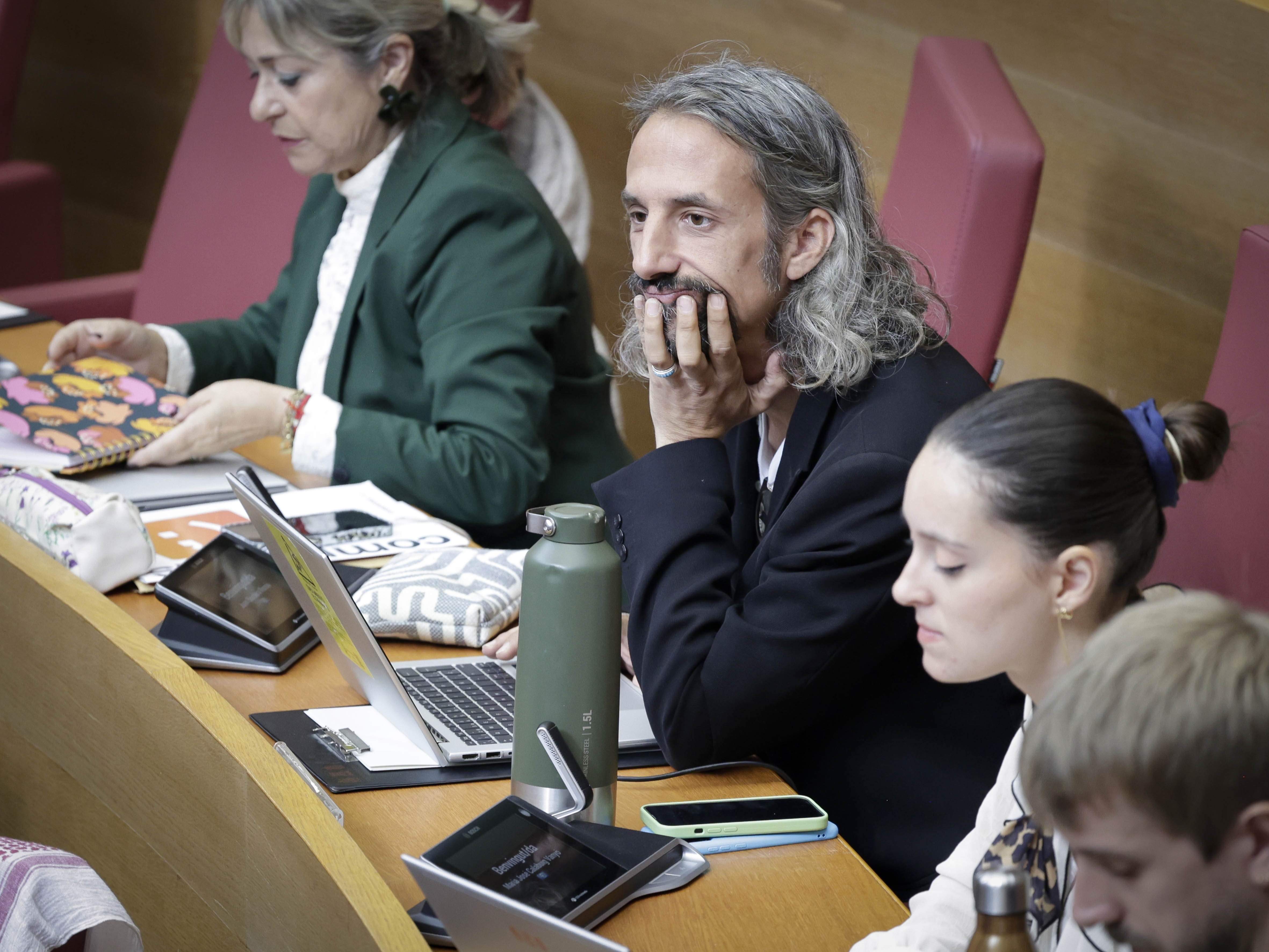 Un diputado del PP se burla de un miembro de la flotilla en las Corts: "Qué gordito has vuelto de Auschwitz"