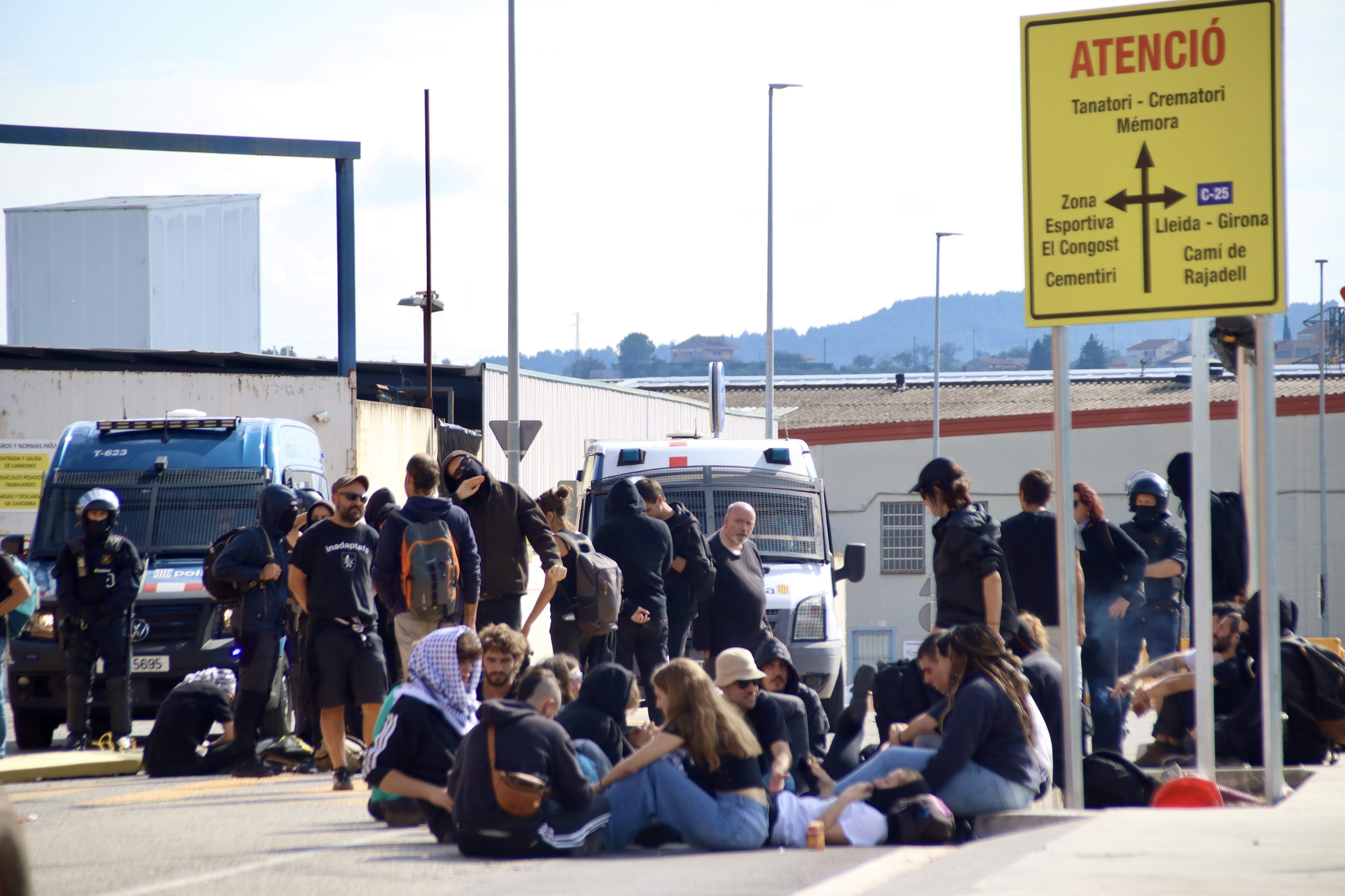 manifestantes Manresa Baxi Hapoel ACN manifestantes Manresa Baxi Hapoel ACN