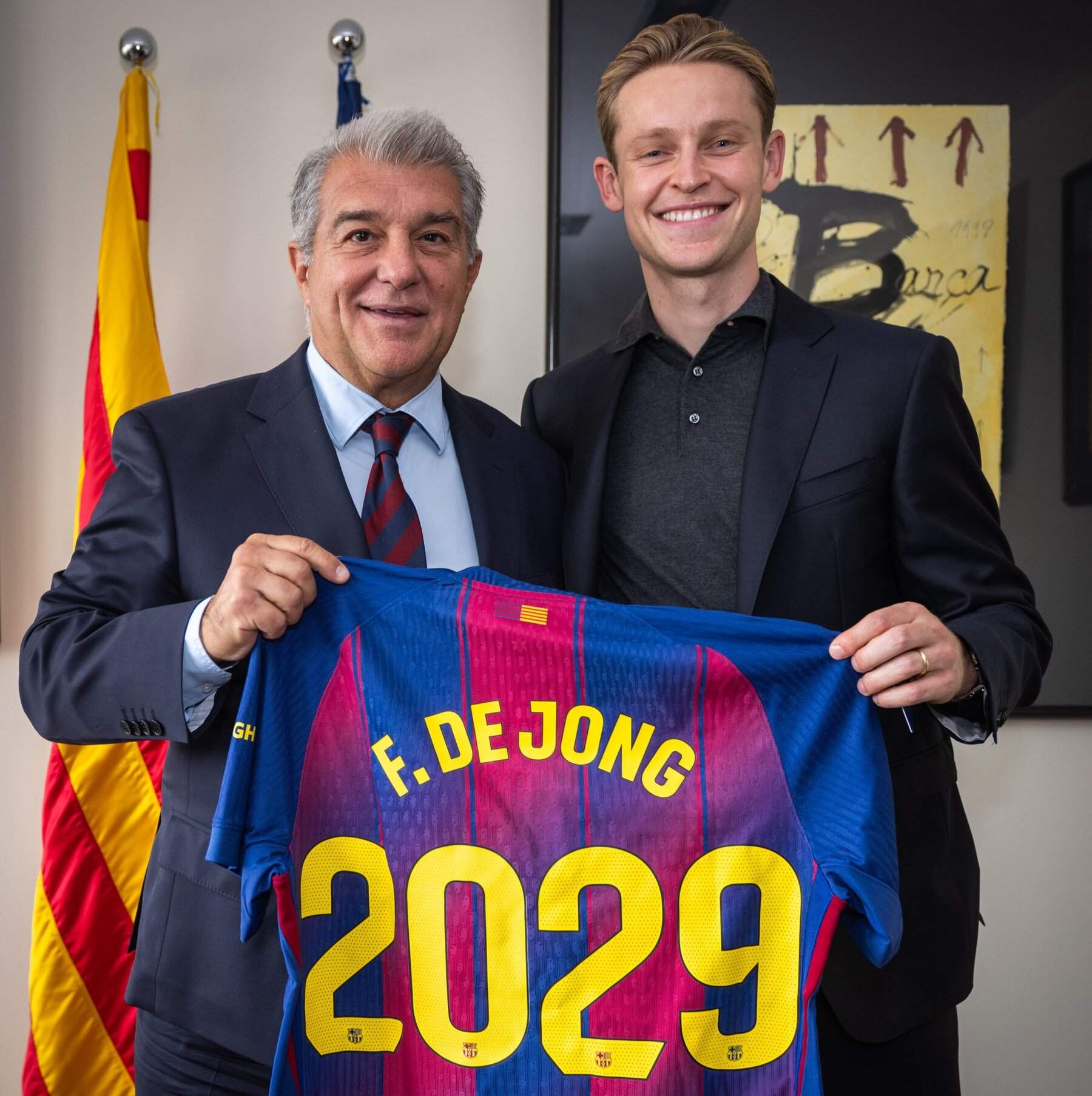 Frenkie de Jong renova fins al 2029 i desmenteix rumors: "Sempre s’ha exagerat molt sobre el meu sou"