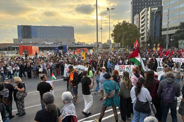 WhatsApp Image 2025 10 15 at 18.01.40 WhatsApp Image 2025 10 15 at 18.01.40