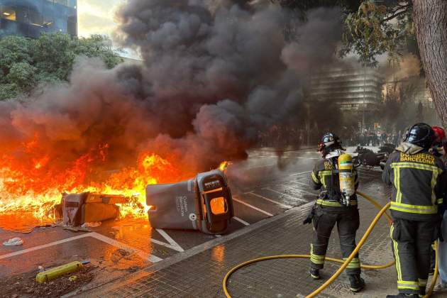 WhatsApp Image 2025 10 15 at 18.48.04 WhatsApp Image 2025 10 15 at 18.48.04