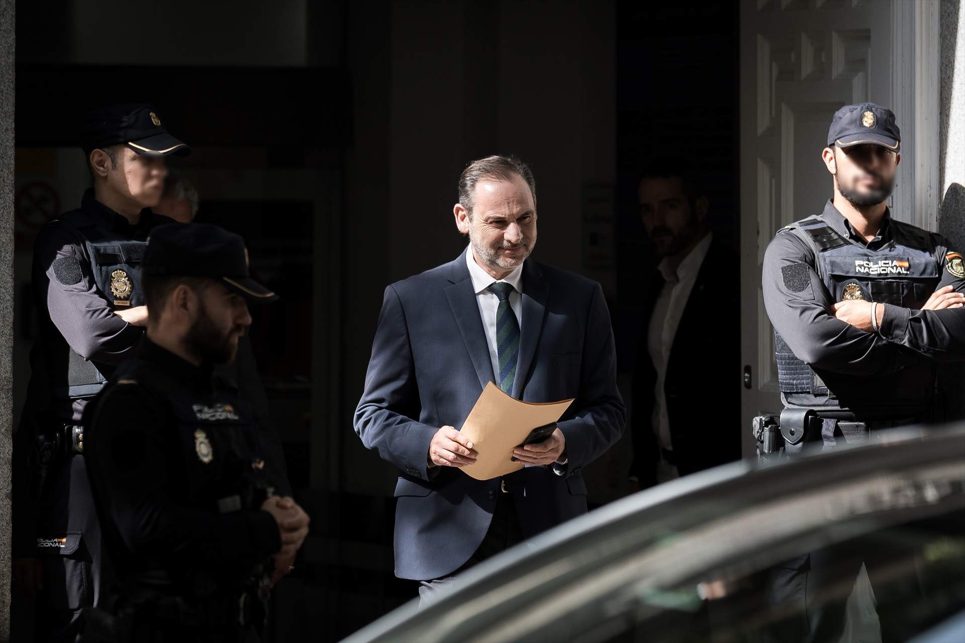 El jutge del Suprem manté Ábalos en llibertat: “Hi ha un risc cert de fuga, malgrat que no és prou intens”