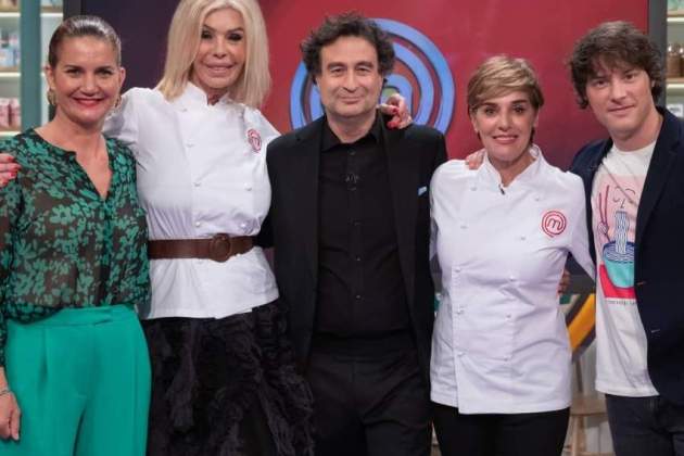 Anabel Alonso, con Samantha Vallejo Nájera, Bibiana Fernández, Pepe Rodríguez y Jordi Cruz en 'Masterchef' TVE Anabel Alonso, con Samantha Vallejo Nájera, Bibiana Fernández, Pepe Rodríguez y Jordi Cruz en 'Masterchef' TVE