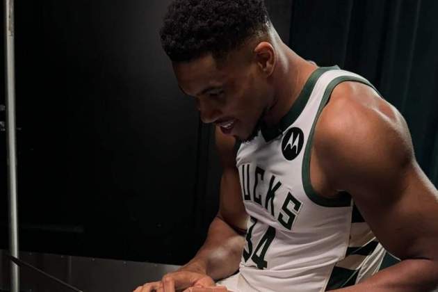 Giannis Antetokounmpo Giannis Antetokounmpo