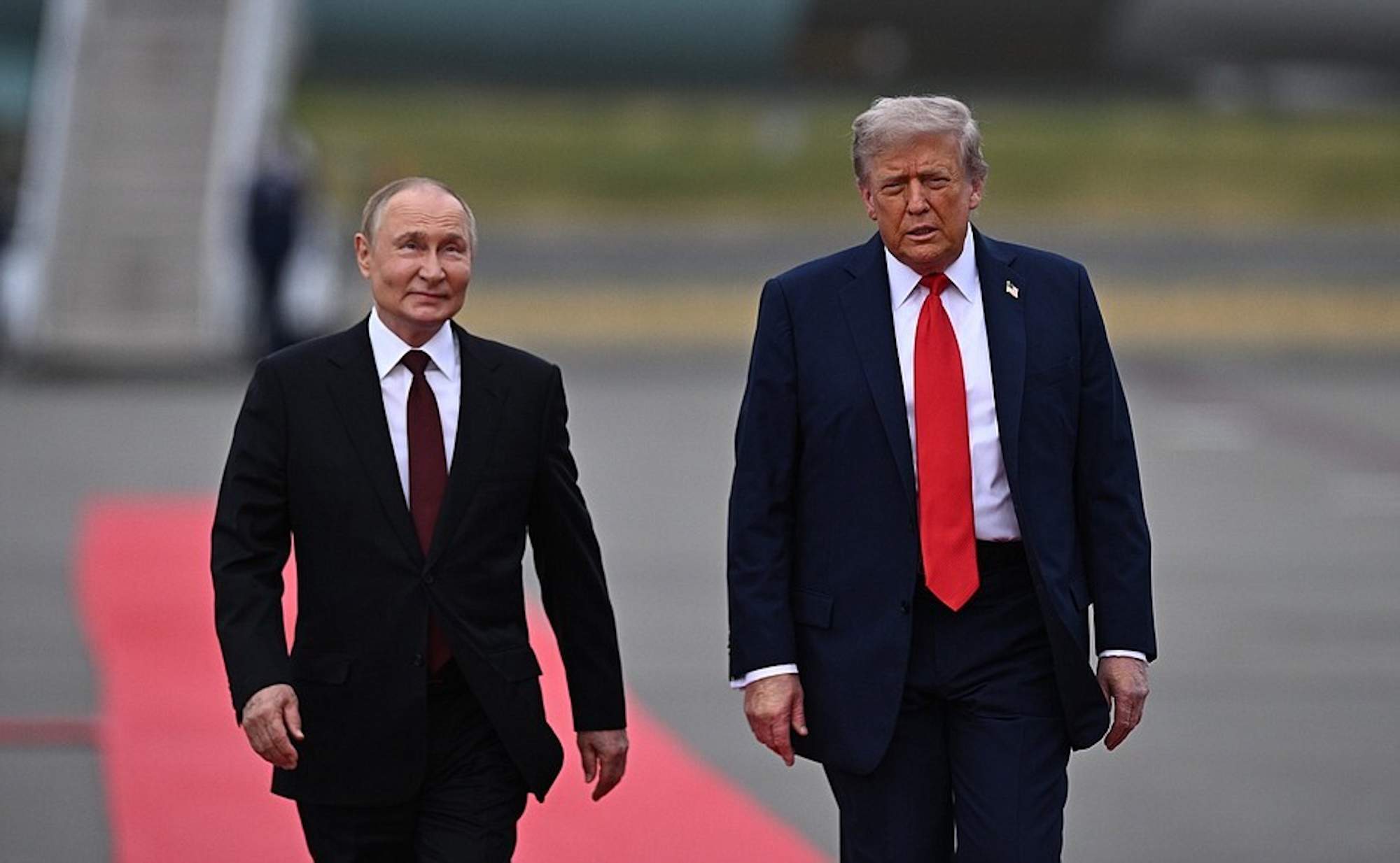 Trump habla por teléfono con Putin un día antes de verse con Zelenski y acuerdan reunirse en Budapest