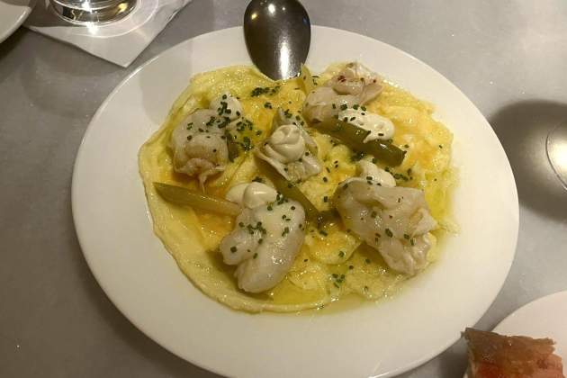 Truita oberta de cocotxes de bacallà del restaurant Sr Antúnez Foto Emma Porta Truita oberta de cocotxes de bacallà del restaurant Sr Antúnez Foto Emma Porta
