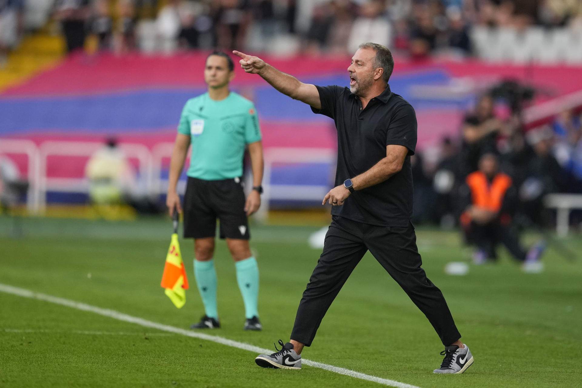 Gir inesperat: l'acta de Gil Manzano exonera Flick, però el deixa sense Clàssic al Bernabéu