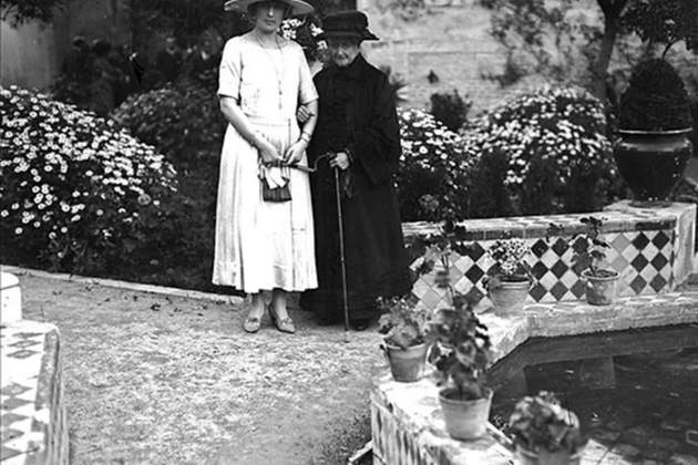 Eugenia de Montijo y Victoria Eugenia de Battenberg (1920) / Palacio de las Dueñas Eugenia de Montijo y Victoria Eugenia de Battenberg (1920) / Palacio de las Dueñas