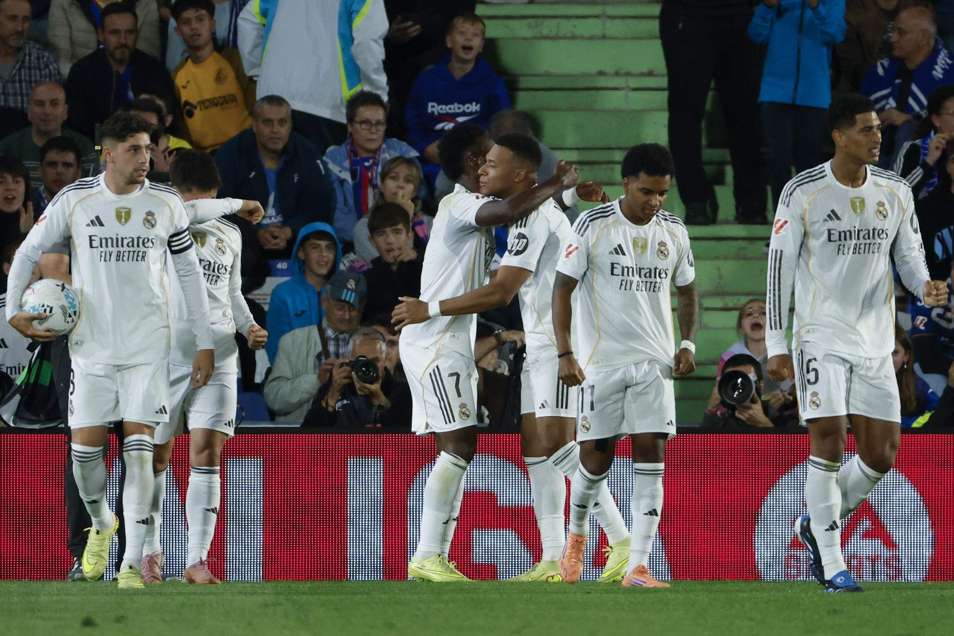 El Reial Madrid aprofita una expulsió polèmica i s’imposa amb un gol de Mbappé contra el Getafe (0-1)
