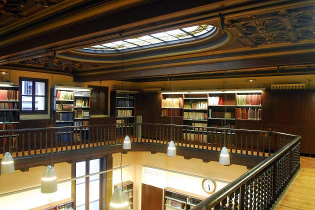 Biblioteca Francesca Bonnemaison Biblioteca Francesca Bonnemaison