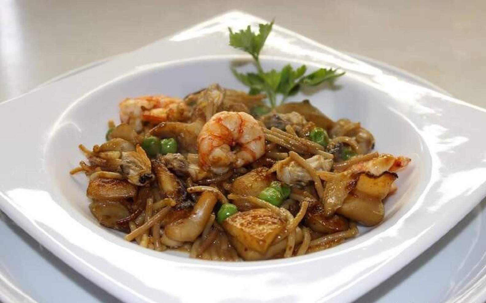 Fideuá del señoret, el plato que reúne familia, amistad y buena comida