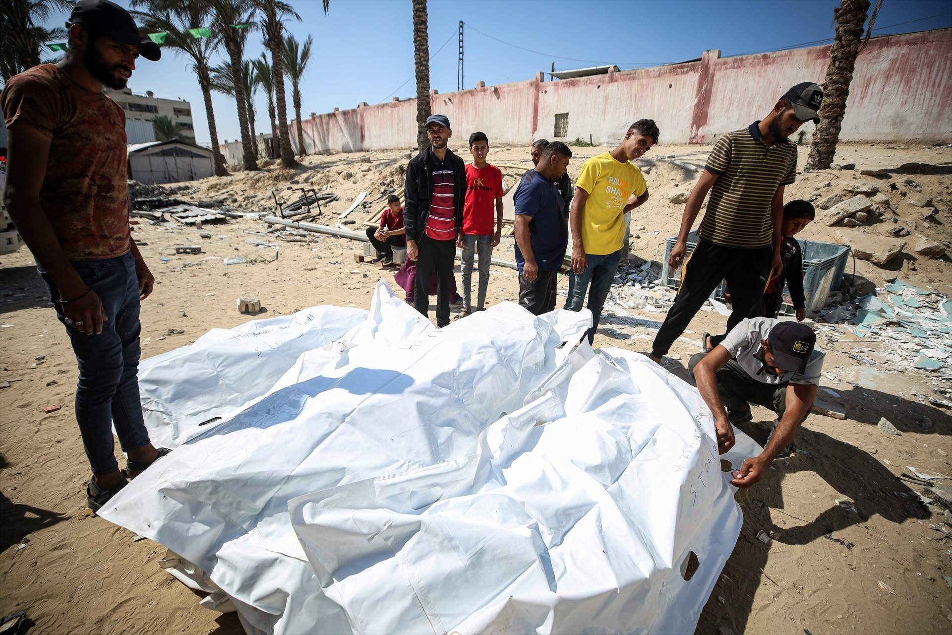 Jaulas, ojos vendados y esposados: médicos revelan condiciones de palestinos en el 'Guantánamo' israelí