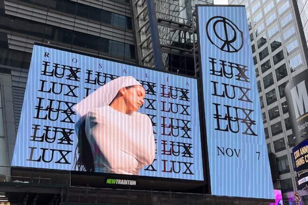 Rosalia times square / @wssmghrb Rosalia times square / @wssmghrb
