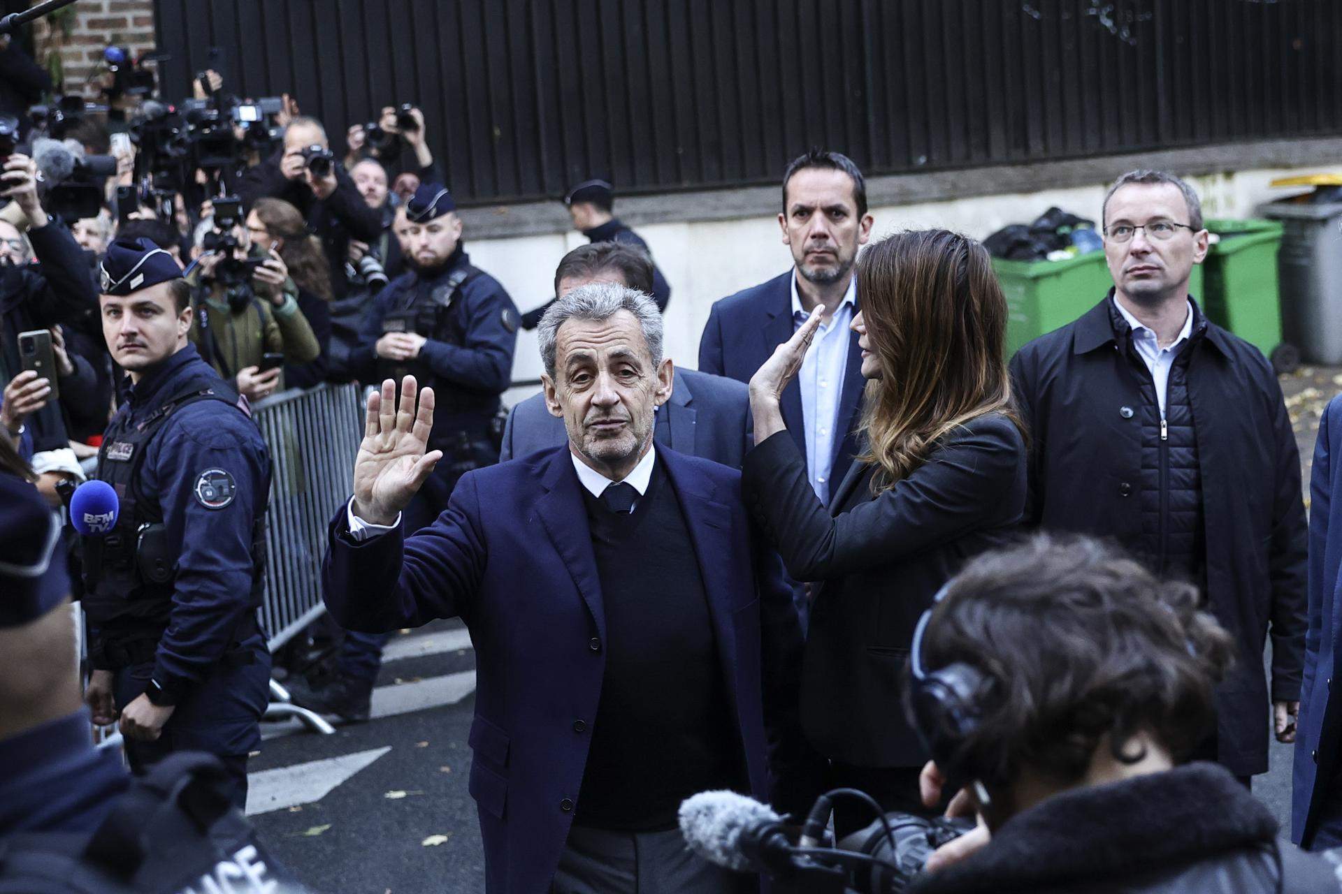 L'expresident Nicolas Sarkozy entra a la presó condemnat per finançament il·legal