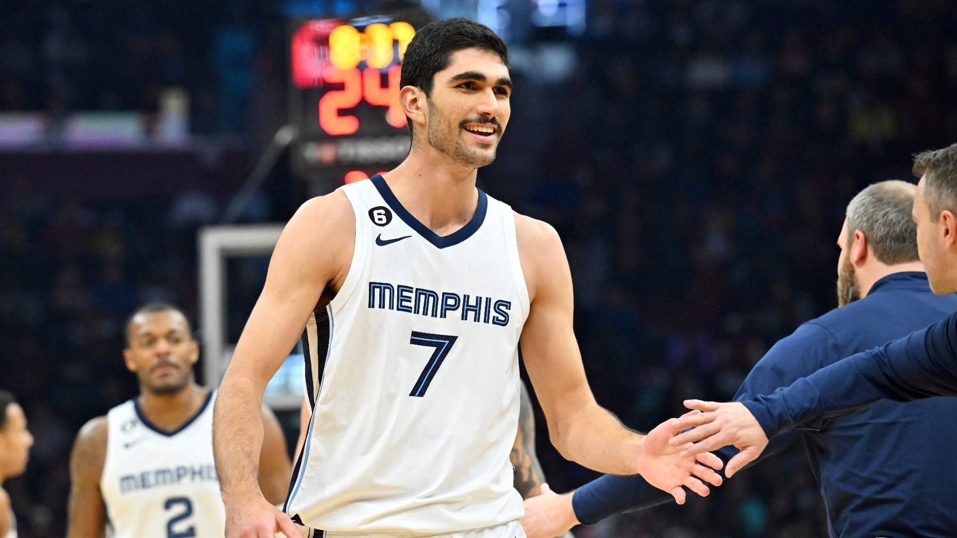 Bones notícies per a Santi Aldama i dolentes per als Memphis Grizzlies a un dia de l'inici de l'NBA