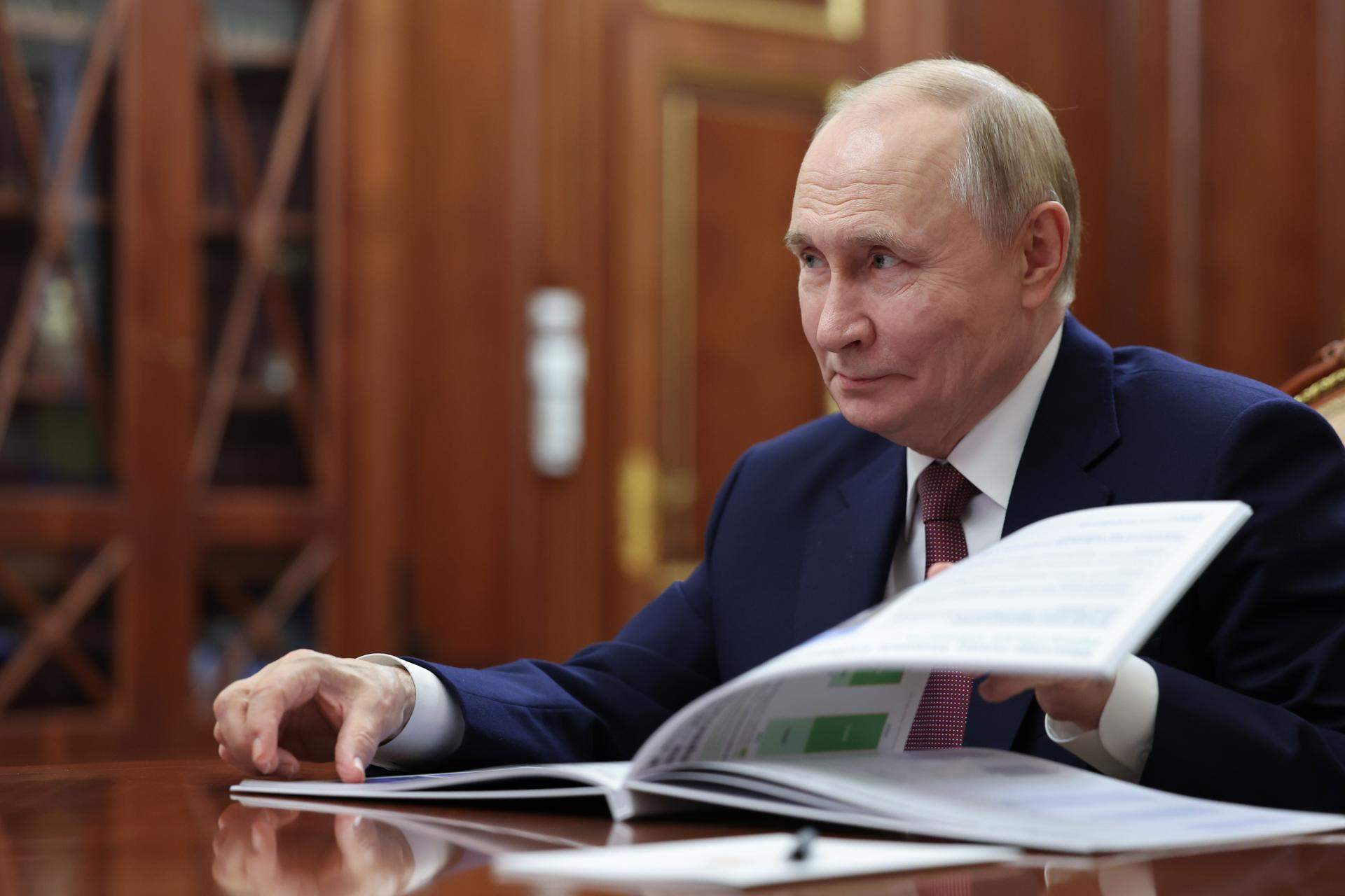 Putin, a la caza de soldados: Moscú intensifica las redadas para reclutar jóvenes a la fuerza