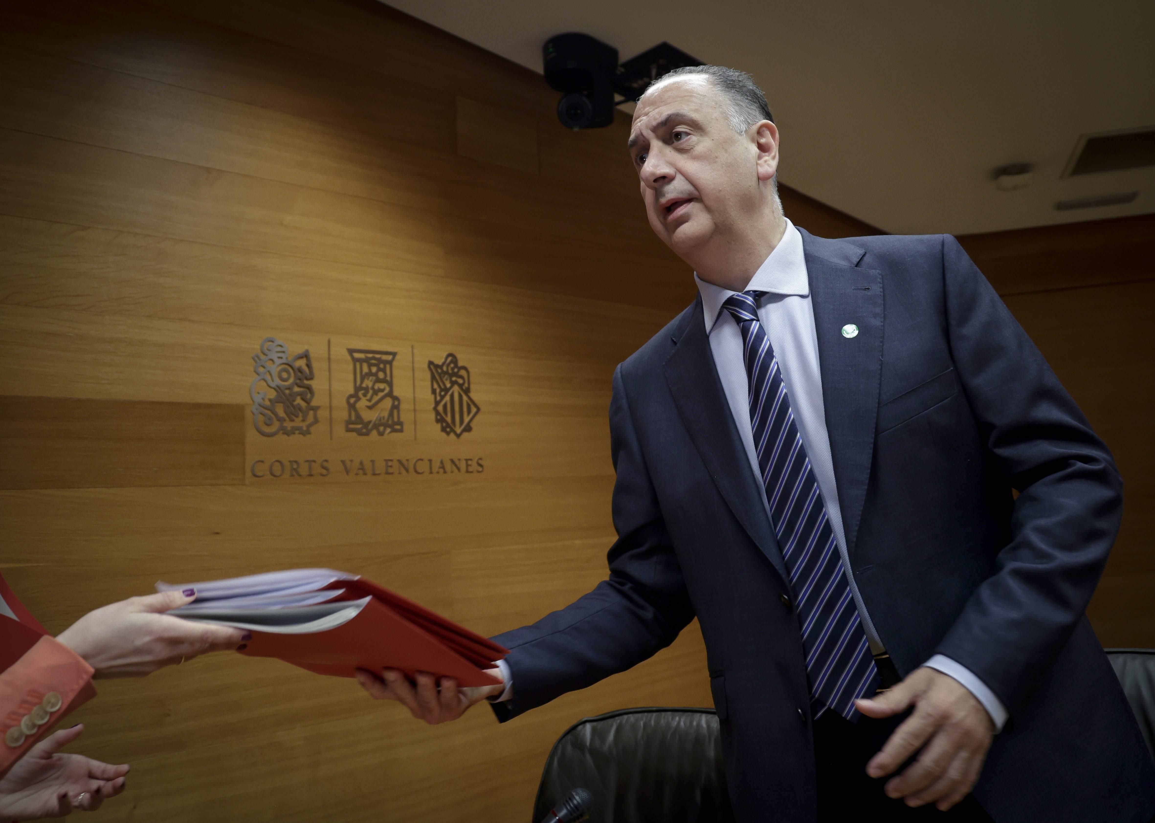 Denuncien el conseller valencià d'Emergències per falsedat documental sobre la DANA