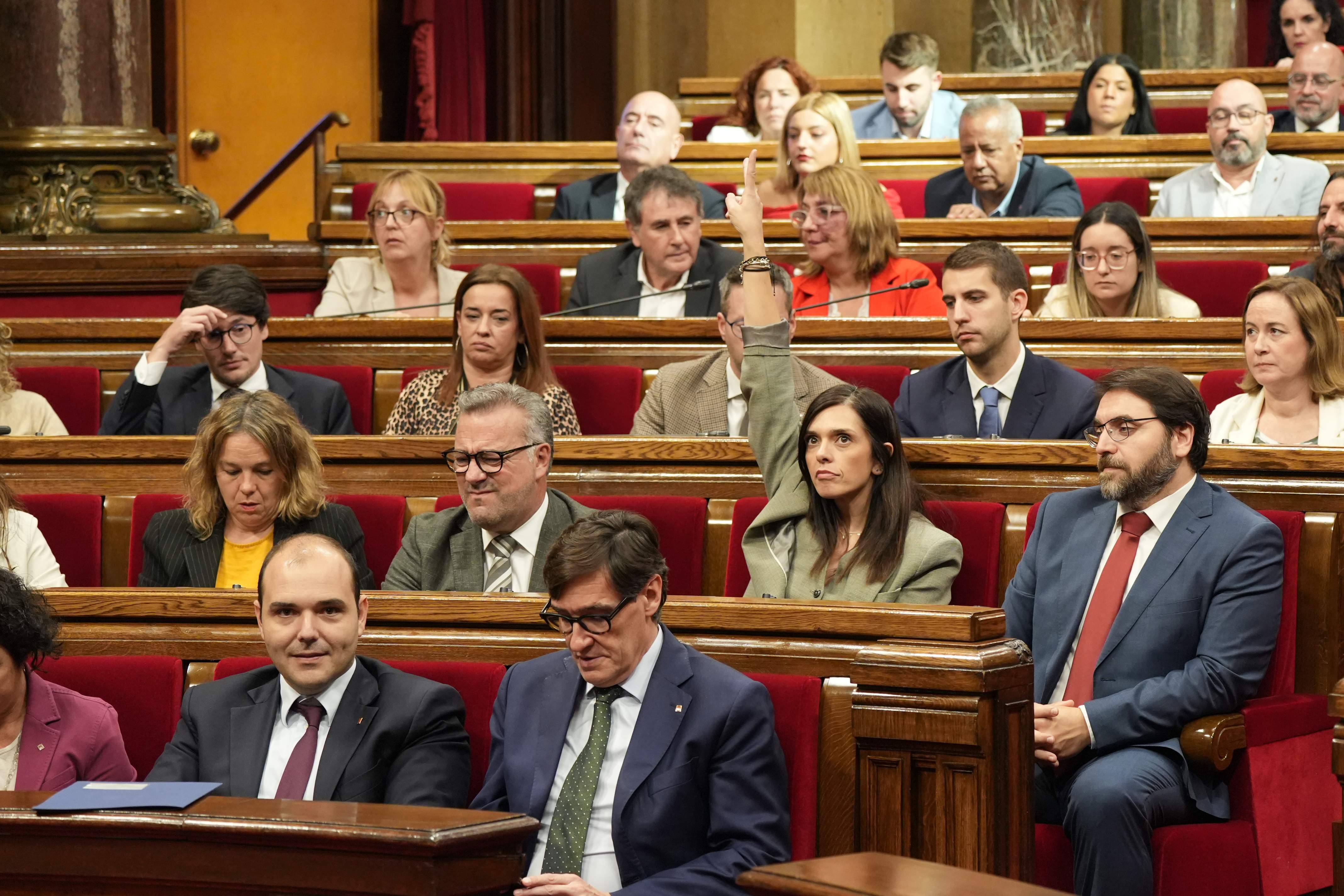 El Govern consigue validar dos decretos: más financiación para entes locales y mejora del Fondo Nuclear