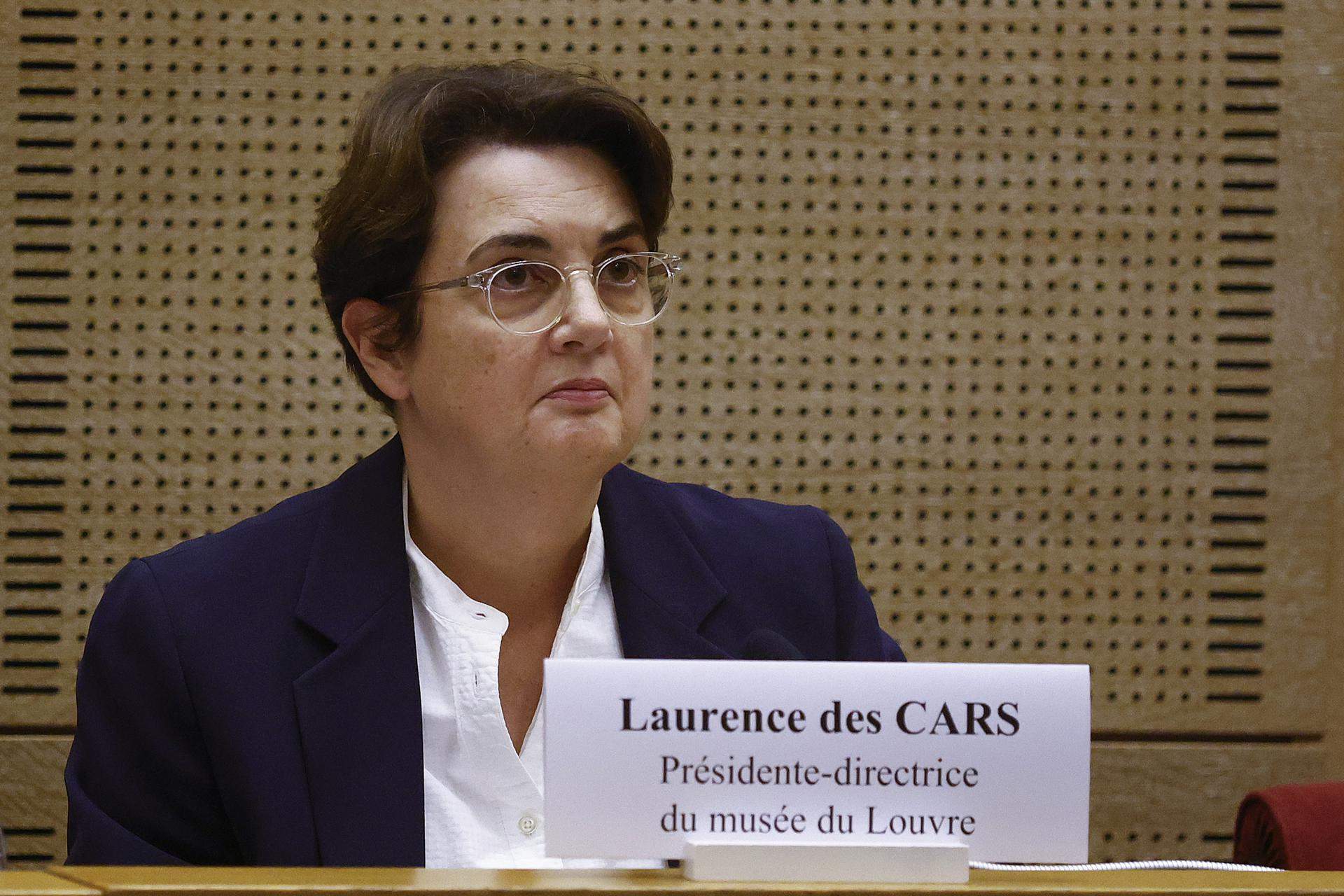 La directora del Louvre reconoce que el robo "es una herida inmensa" y que se actuó tarde