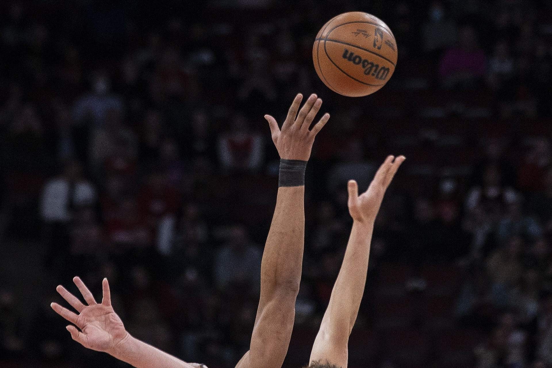 Escándalo en la NBA: detenidos un jugador y un entrenador por su relación con casos de apuestas