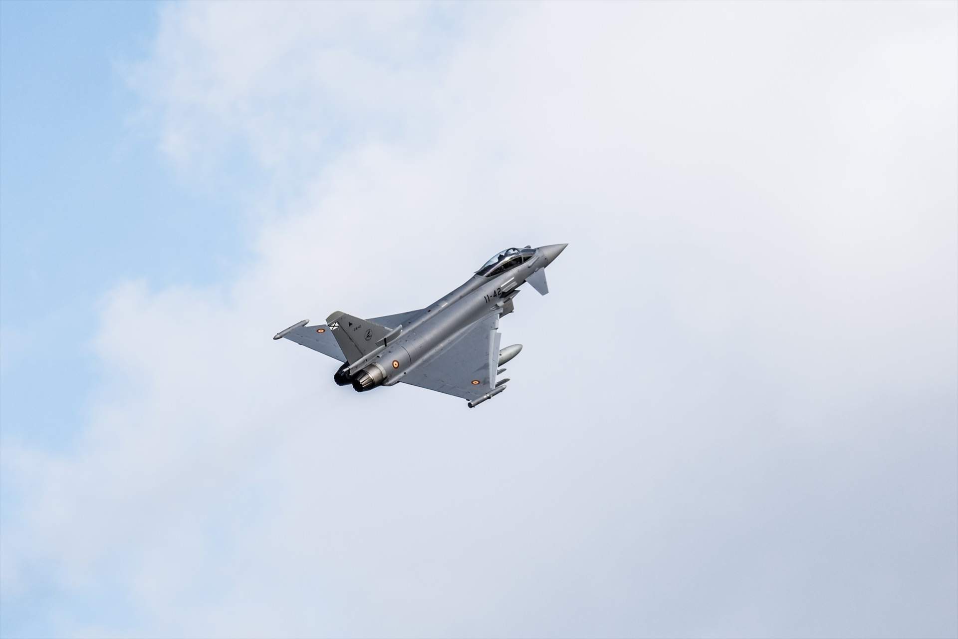Tensión en el Báltico: la OTAN despliega cazas españoles para interceptar dos aviones rusos en Lituania