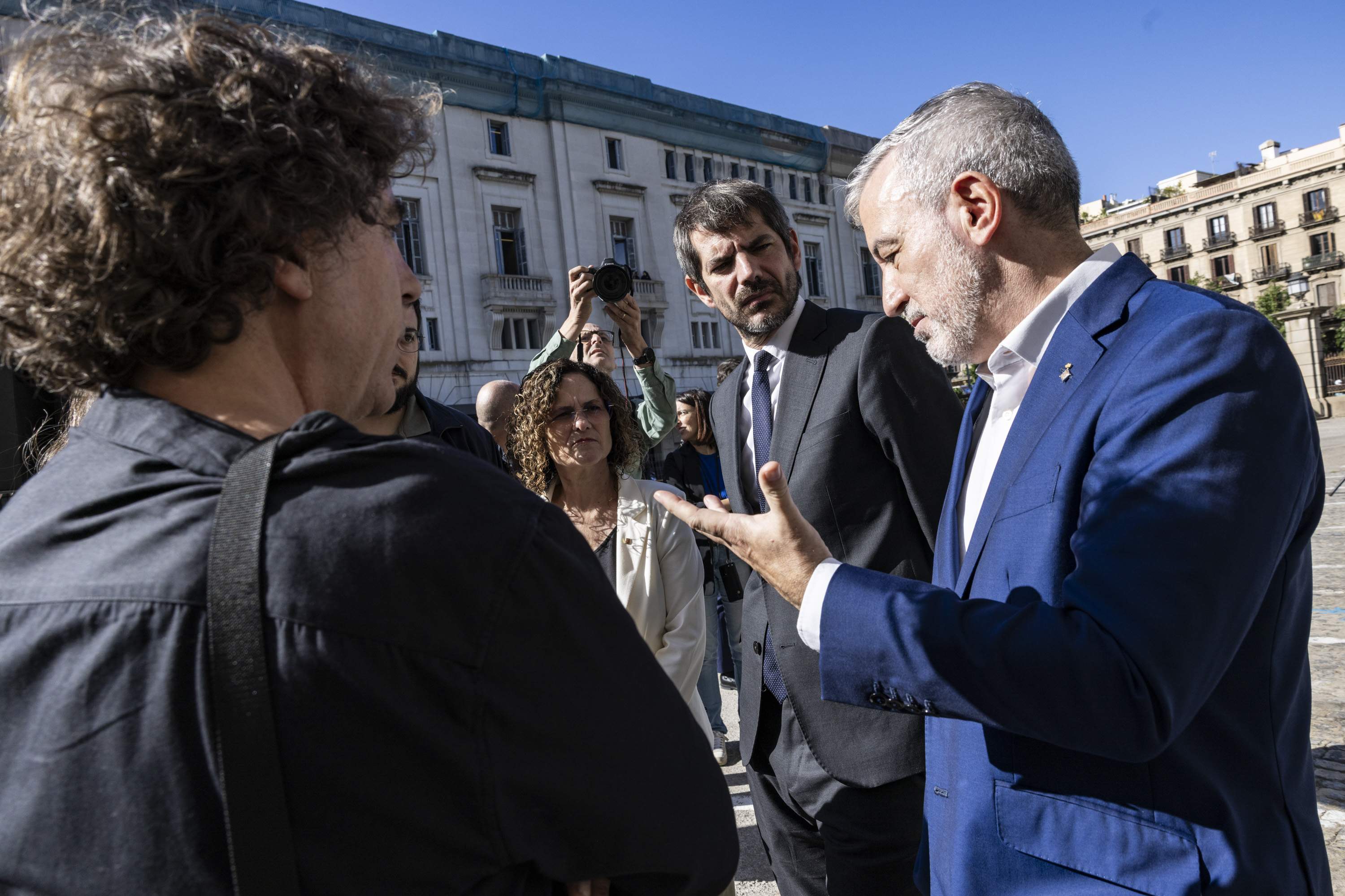 El gobierno Collboni evitará pedir a Urtasun proteger las pinturas de Sixena igual que el ‘Guernica’